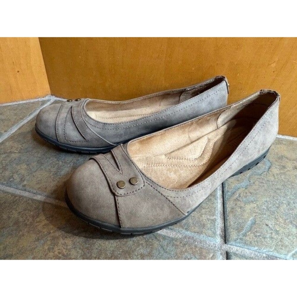 Cliffs White Mountain Tan Suede Josie Model Slip On Flats Shoes Womens‎ Size 8.5